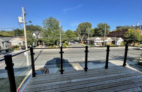 Broadview North Apartment | Stylish and Bright 3BR Loft W/Balcony East York!