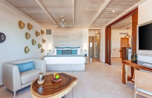 Isla Holbox Hotel | Stylish and Comfortable Stay in Holbox! Swimming Pool, Direct Beach Access!