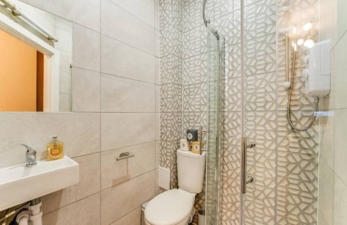 Seven Sisters Condo | Stylish and Cosy Studio - Top Location