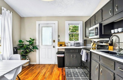 Old Fourth Ward House | Stylish and Historic 3-Bedroom Oasis next to the Beltline