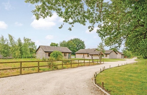 Selby Ski Chalet | Stylish and luxurious open plan lodge with underfloor heating and smart TV.