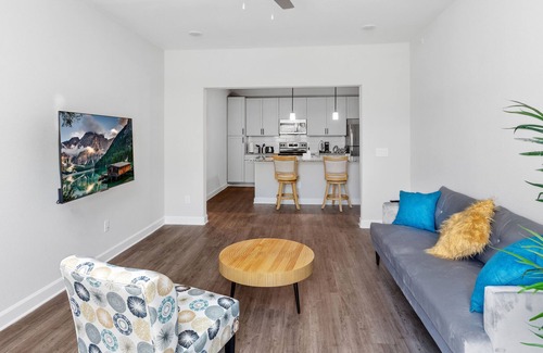 Charlotte Apartment | Stylish and Modern Charlotte Apartment Near UNC, Charlotte Motor Speedway 8307
