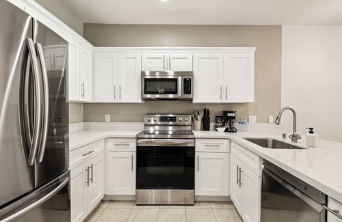 Little Italy Condo | Stylish and Modern Condo in San Diego with Parking