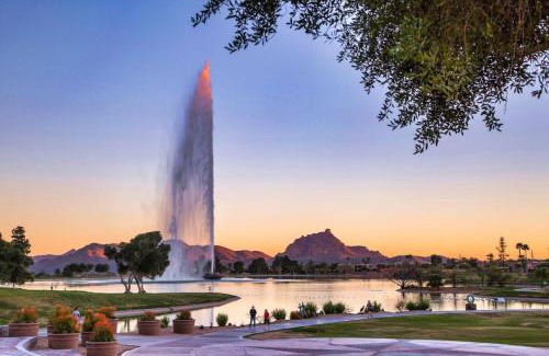 Fountain Hills Apartment | Stylish and Prestigious - 2 Bed 2 Bath On The Avenue