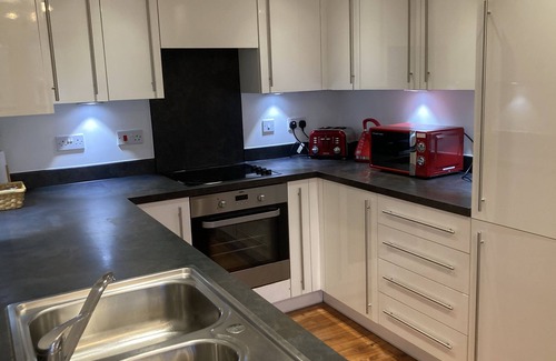 Broad Green Apartment | Stylish and spacious apartment.
