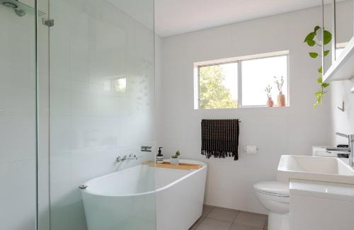 Coogee Apartment | Stylish and Spacious Beach Apartment
