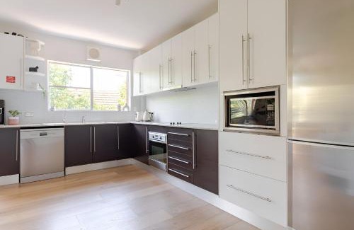 Coogee Apartment | Stylish and Spacious Beach Apartment