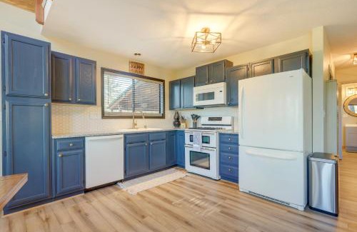 Angel Fire House | Stylish Angel Fire Cabin with Deck - 2 Mi to Ski Mtn