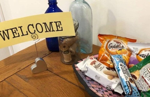 Ann Arbor Apartment | Stylish, Ann Arbor 1 Bedroom + Breakfast