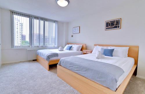 Aurora Highlands Apartment | Stylish Apartment Close to National Landing