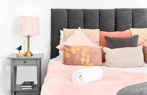 King's Heath Apartment | Stylish Apartment - Fast WiFi - Netflix - On Street Parking 1BR