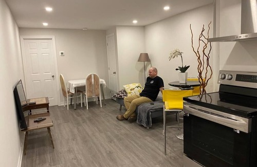 Roncesvalles Village Apartment | Stylish Apartment fully furnish