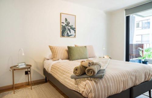Apoquindo Apartment | Stylish Apartment Ideal For 3 In Las Condes