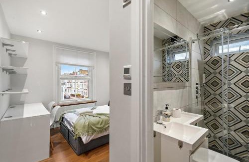 Town Apartment | Stylish Apartment in Central London Private Roof Terrace
