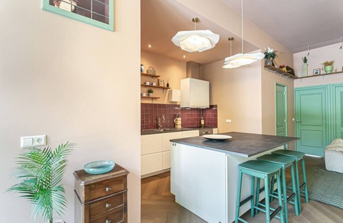 Weesperzijde Apartment | Stylish apartment next to the Amstel river -Unit B