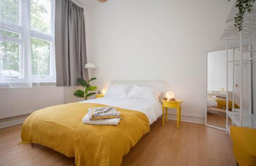 Malvern Apartment | Stylish apartment with parking