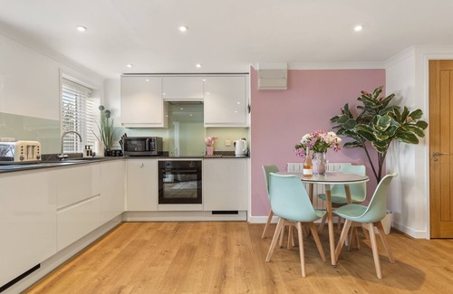Llangynin Apartment | Stylish apartment with 2 bedrooms and stunning countryside views