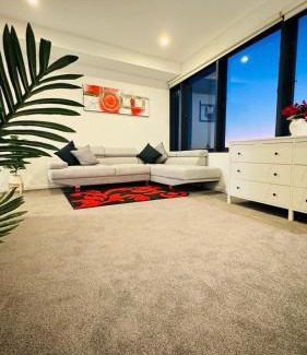 Travancore Apartment | Stylish Apartment with city view - North Melbourne Free parking