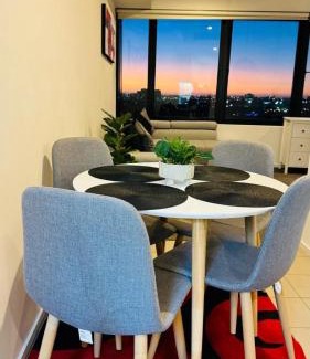 Travancore Apartment | Stylish Apartment with city view - North Melbourne Free parking