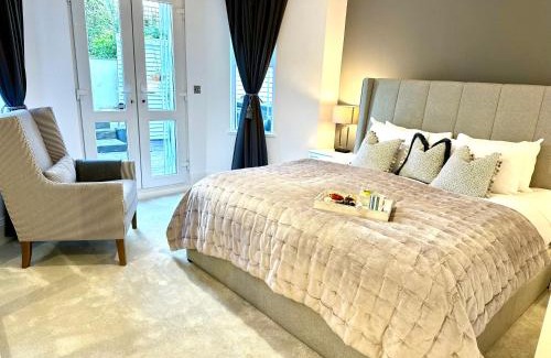 West Kensington Apartment | Stylish Apartment with BBQ Kensington