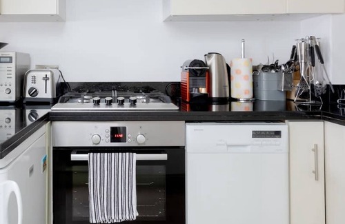 Covent Garden Apartment | Stylish Apartment With Private Rooftop in Covent Garden