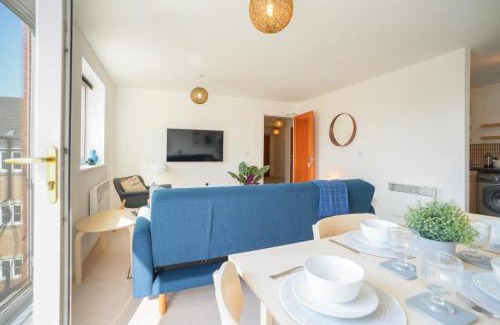 Pontprennau Apartment | Stylish Apartment with Private Parking