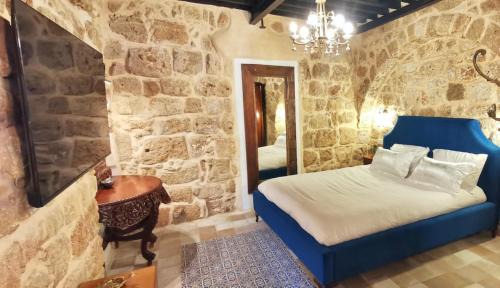 Acre Old City Apartment | Stylish apartment with private parking by the marina