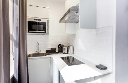 Ealing Apartment | Stylish apartments in Ealing - 12 mins to Central London