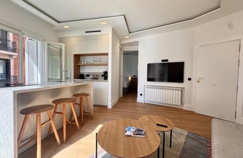 Ciudad Universitaria Apartment | Stylish Apt in City Center Plaza Mayor View