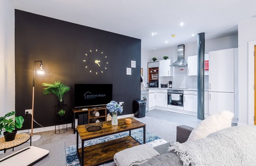 Baltic Triangle Apartment | Stylish Apt, Pool Table, Sleep 6, Central Location
