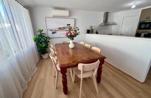 Armadale House | Stylish Armadale Getaway