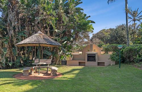 Selection Beach Apartment | Stylish Beachscape in Umdloti