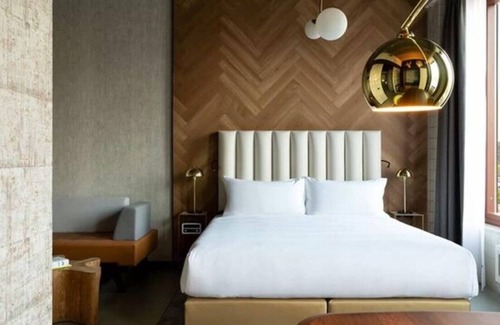 Kralingen-Crooswijk Hotel | Stylish Boutique Hotel Stay Steps from Art, Food, and Historic Rotterdam