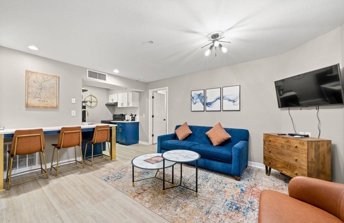 Garden Hills Apartment | Stylish Buckhead Condo Your Urban Getaway in ATL