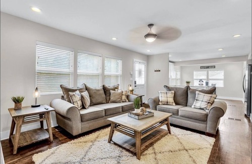 Sylvan Hills House | Stylish Bungalow by Perkerson Park & near downtown with deck, office, AC & W/D.