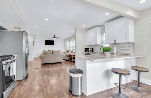 Sylvan Hills House | Stylish Bungalow by Perkerson Park & near downtown with deck, office, AC & W/D.