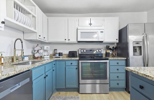 Irvington House | Stylish Bungalow - Close to Downtown - Pet Friendly - Easy Access to Highways