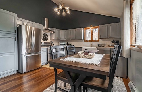 Rome House | Stylish Cabin-Hot Tub Game Room Near Sand Valley