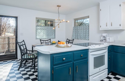Hendersonville House | Stylish cabin near downtown