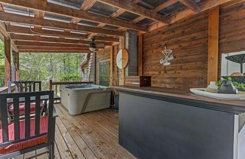 Caton House | Stylish Cabin with Hot Tub Games & More