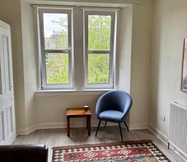 Merchiston Apartment | Stylish Canal-Side Retreat in Central Edinburgh