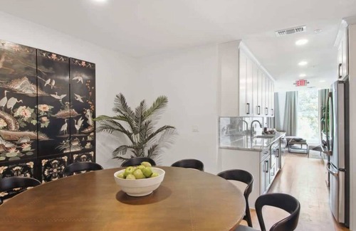 Central Business District Hotel | Stylish CBD Condo | Near French Quarter