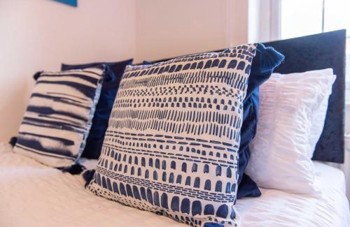 Castle Donington Apartment | Stylish & Central 2 bedroom apartment - Fast WiFi