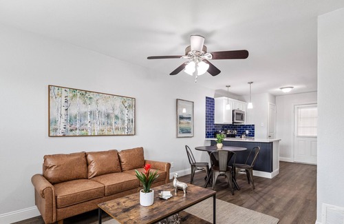 Carter Riverside House | Stylish & Charming! 5 Min. to Downtown!