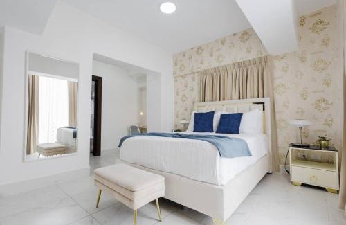 Lope De Vega House | Stylish, City Center 2BD Condo