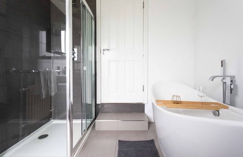 St Albans Cottage | Stylish City Centre House In A Quiet Road