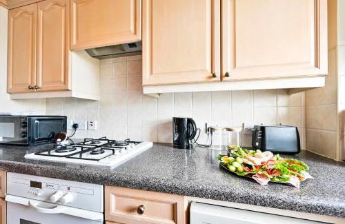 Brondesbury Apartment | Stylish City Escape - Boutique Living in London