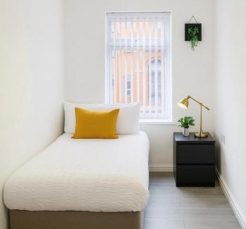 Ashton-under-Lyne Apartment | Stylish City Getaway Apartment