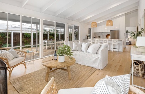 Blairgowrie Boat Rental | Stylish Coastal Escape - Peaceful, Family-friendly House Minutes From the Ocean