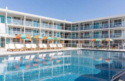 Cape May House | Stylish Coastal Living: Beachfront Relaxation with Pool & Entertainment, 3 Rooms